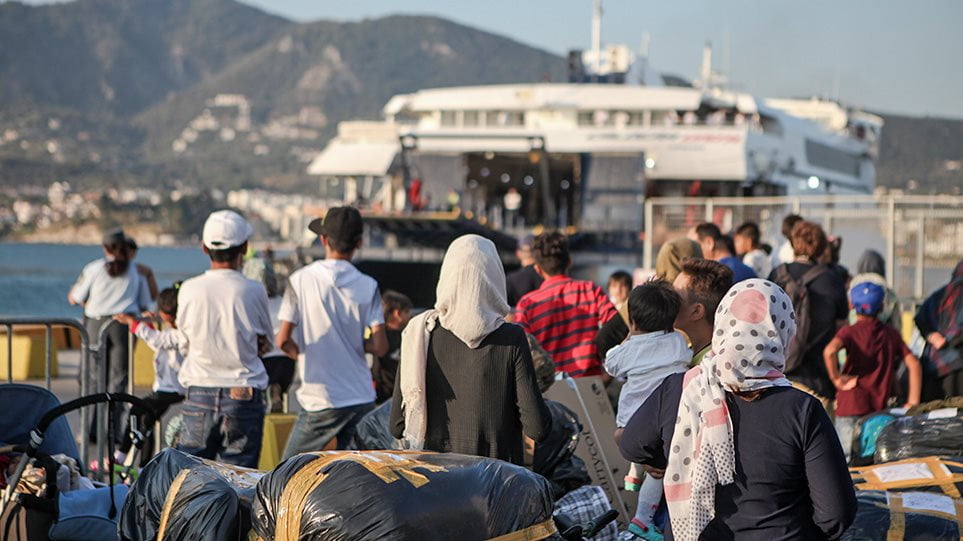 Προσφυγικό: Στη βόρεια Ελλάδα μεταφέρονται οι 1500 μετανάστες από τη Λέσβο