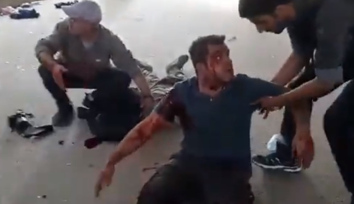 Σοκαριστικά βίντεο: Οι Τούρκοι βομβάρδισαν κονβόι αμάχων και δημοσιογράφων