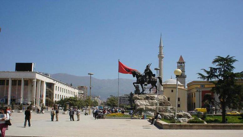 Ούτε μία, ούτε δύο, αλλά 28 οργανώσεις «χρηματοδοτεί» το «Ίδρυμα Σόρος» στην Αλβανία!