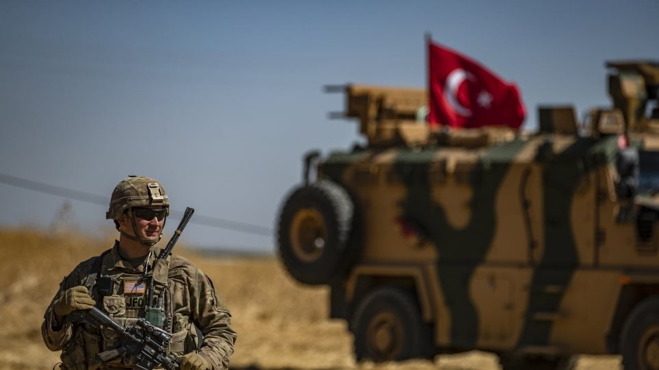 Οι ΗΠΑ εγκαταλείπουν τους Κούρδους – Εγκρίνουν την εισβολή των Τούρκων στη Βόρεια Συρία – Να τα βλέπουμε και εμείς στην Ελλάδα