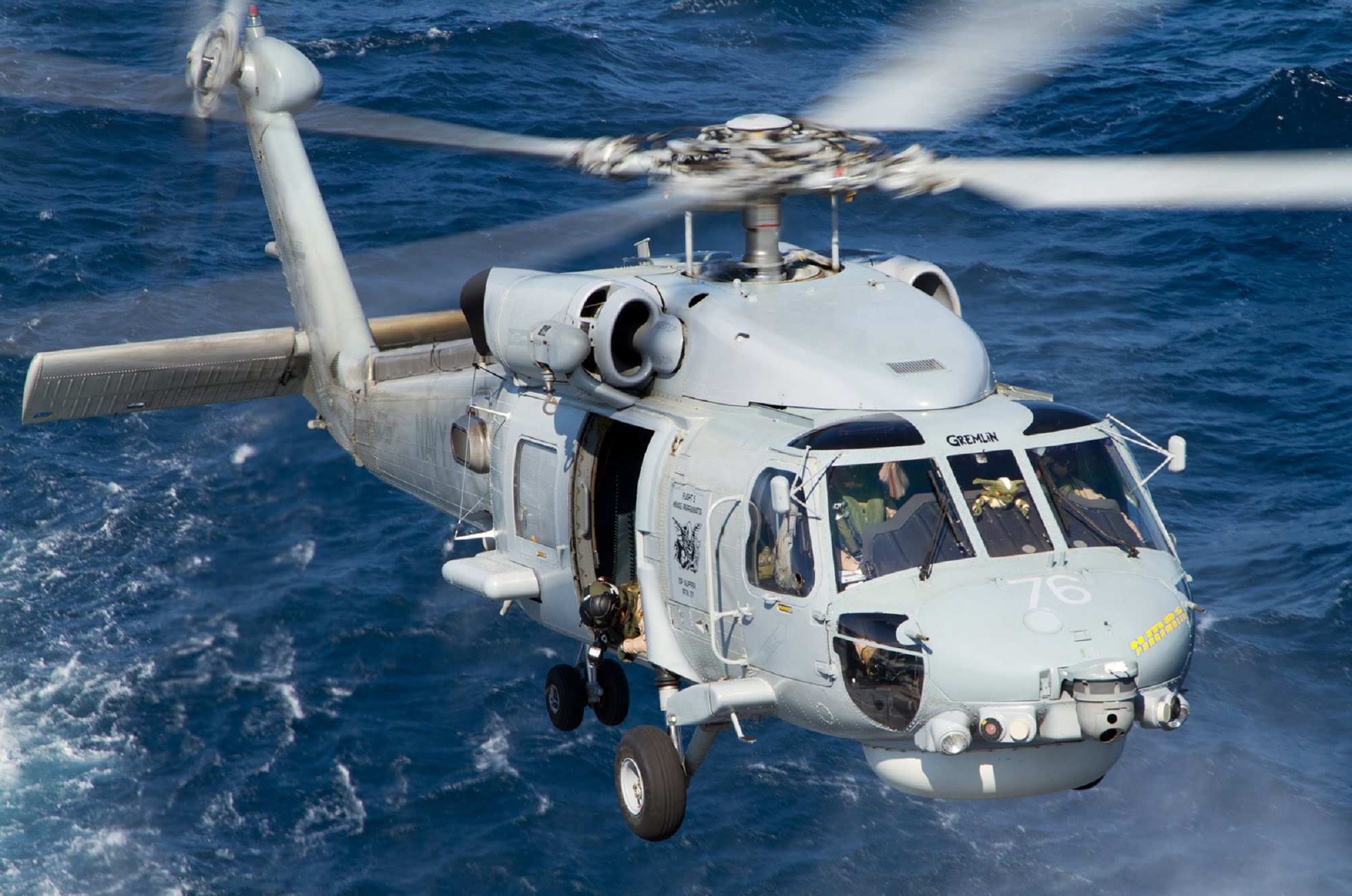 Κωδικός «Επιχείρηση έρευνας και διάσωσης»: Πτήσεις σωτηρίας με τα ελικόπτερα Aegean Hawk του Πολεμικού Ναυτικού