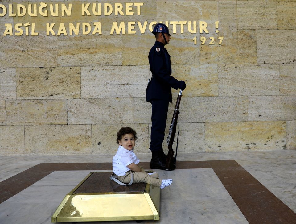 Τσενγκίζ Ακτάρ: Το βίαιο παρελθόν της Τουρκίας εξηγεί το παρόν και το μέλλον της