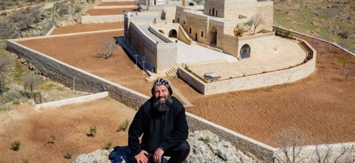 Αφέθηκε ελεύθερος ο Ασσύριος ιερέας που συνέλαβαν οι τουρκικές αρχές