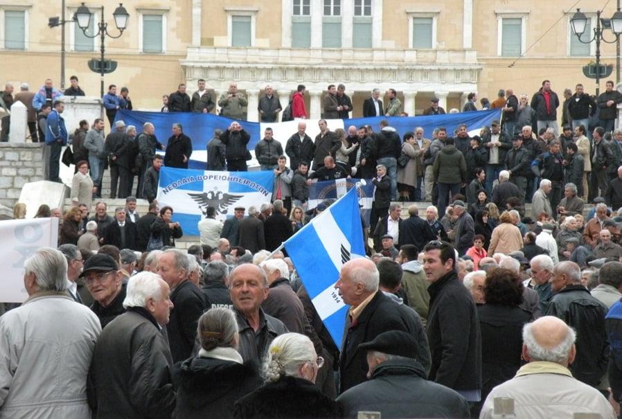 Άρθρο του himara.gr για τους Βορειοηπειρώτες συνταξιούχους: «Του κλώτσου και του μπάτσου»