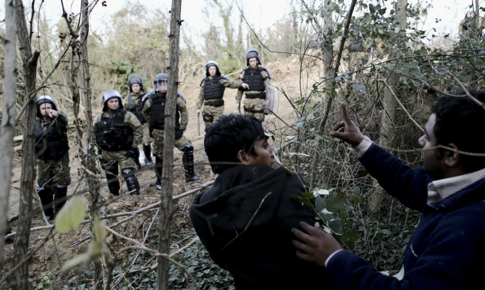 Εκτάκτως στον Έβρο ο αρχηγός ΓΕΕΘΑ – Πάνω από 500 πρόσφυγες στα σύνορα – Έστειλαν στρατό και αστυνομία