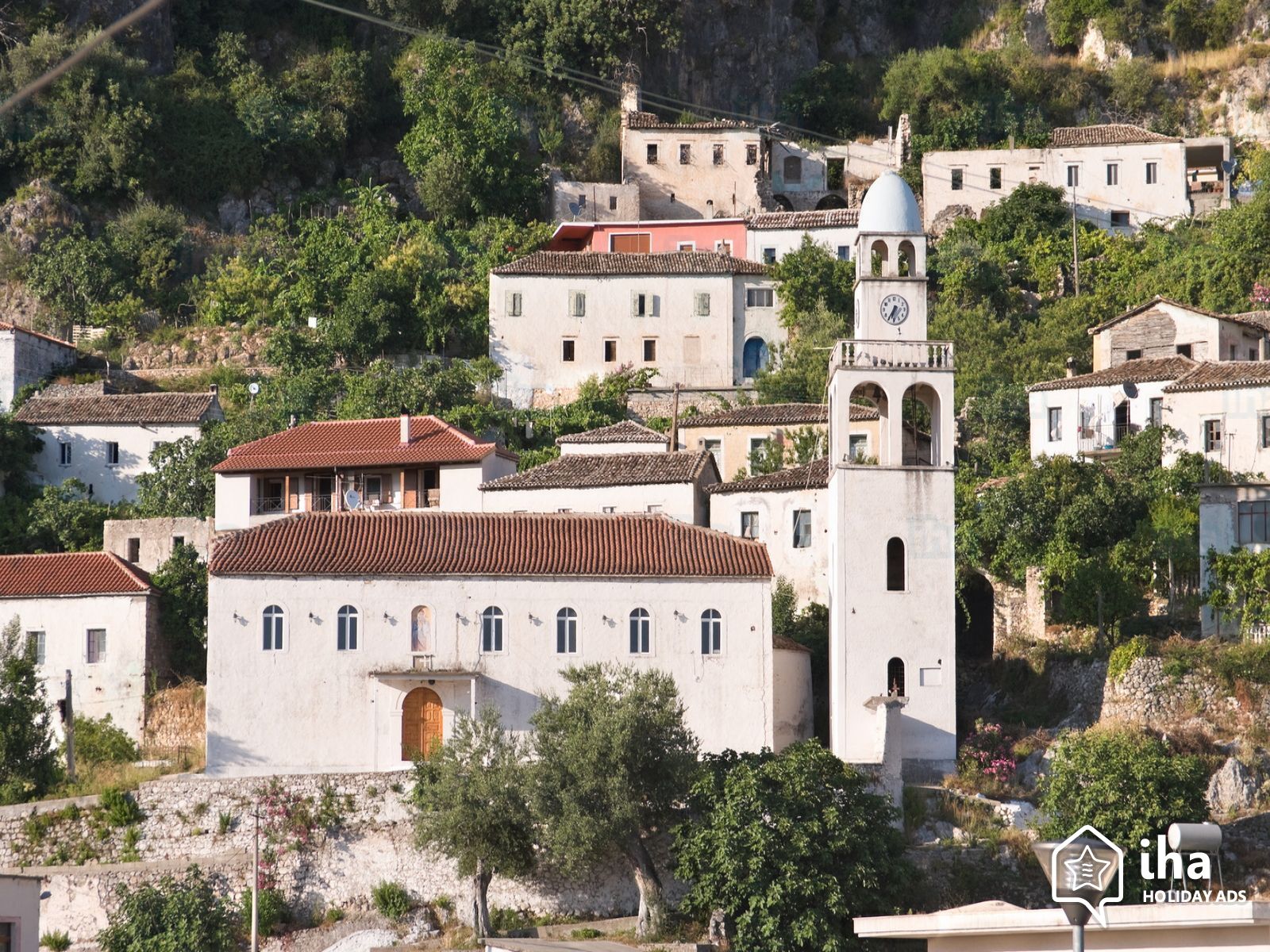 Άλωση στις Δρυμάδες Χειμάρας! Βανδαλίζουν ορθόδοξες εκκλησίες