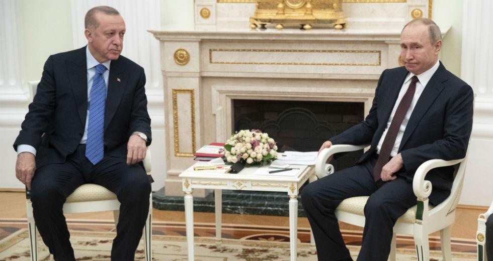 Ο Πούτιν δίνει λίγο ακόμη σχοινί στον Ερντογάν και τον σώζει το εαυτό του