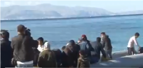 Αυτή είναι η εθνική μας ξευτίλα – Κοιτάξτε πώς εξευτελίζουν την Ελλάδα οι Τούρκοι και τα “εργαλεία” τους, οι μετανάστες