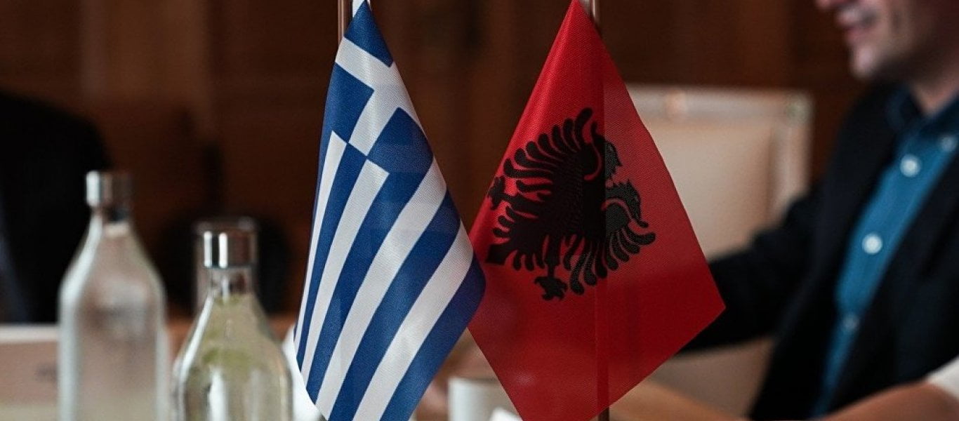 Προσαγωγές Ελλήνων στην Αλβανία: «Σήκωσαν έναν σταυρό και ορθόδοξες σημαίες»