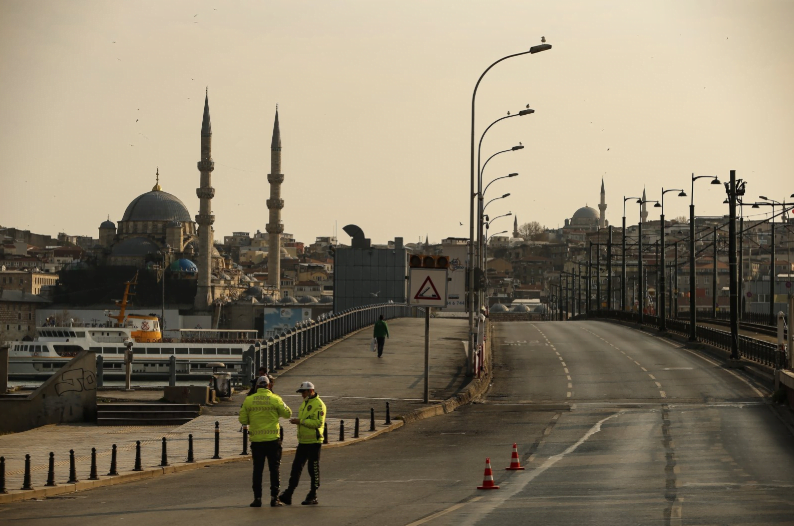 Μετά το χάος, άδειασαν οι δρόμοι στην Τουρκία λόγω lockdown