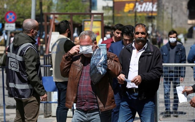 Τουρκία: Ουρές σε καταστήματα και κυκλοφοριακό χάος λίγο πριν το αιφνίδιο lockdown