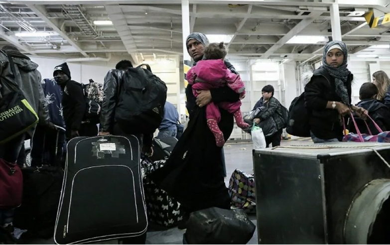 Επεισόδια τη νύχτα με 170 μετανάστες στο Λαύριο! Νόμιζαν ότι θα τους γύριζαν στην Τουρκία