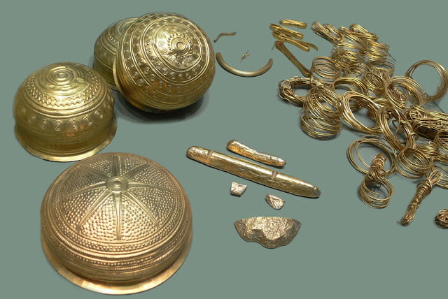 Στη Λήμνο βρέθηκαν τα αρχαιότερα κοσμήματα στον κόσμο