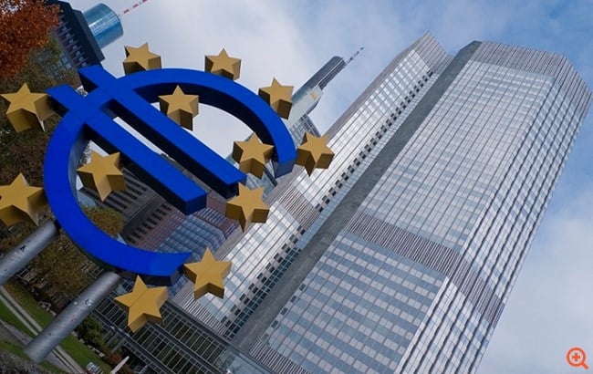 Με ρυθμούς ρεκόρ τυπώνει χρήμα η ΕΚΤ – Πόσα ελληνικά ομόλογα έχει αγοράσει