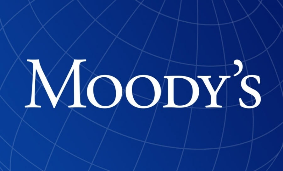 Moody’s: Ισχυρό, αλλά παροδικό, το σοκ του κορωνοϊού που δέχτηκε η Ελλάδα – Ανέκοψε την ανάκαμψη και την αναβάθμιση της οικονομίας