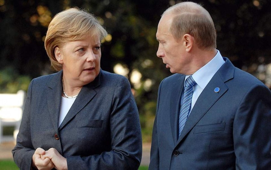 Στα άκρα οι διπλωματικές σχέσεις Γερμανίας και Ρωσίας – Το Κρεμλίνο πίσω από το χακάρισμα των email της Merkel