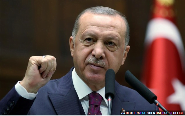 Toυρκία: Ο Ερντογάν ορκίζεται ότι δεν θα «γονατίσει» μπροστά στο ΔΝΤ