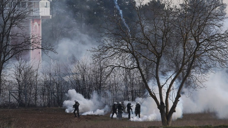 Θωρακίζεται ο Έβρος: Η Αστυνομία αγοράζει χιλιάδες δακρυγόνα, αλεξίσφαιρα και κρότου-λάμψης