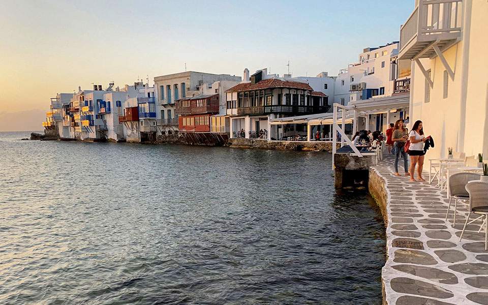 Ούτε το 2024 δεν θα επιστρέψει ο ελληνικός τουρισμός στο 2019