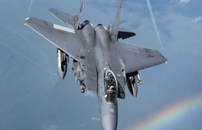 Συνετρίβη F-15 της Πολεμικής Αεροπορίας των ΗΠΑ στη Βόρεια Θάλασσα – Έρευνες για τον πιλότο