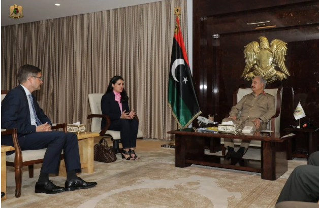 ΕΚΤΑΚΤΟ: Συνάντηση του Γερμανού πρέσβη στην Λιβύη με τον στρατάρχη Χαφτάρ