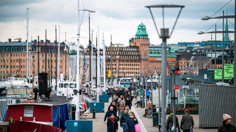 FT : Γιατί απέτυχε η Σουηδία με τον κοροναϊό – Η μακάβρια υπεροψία της και το τίμημα