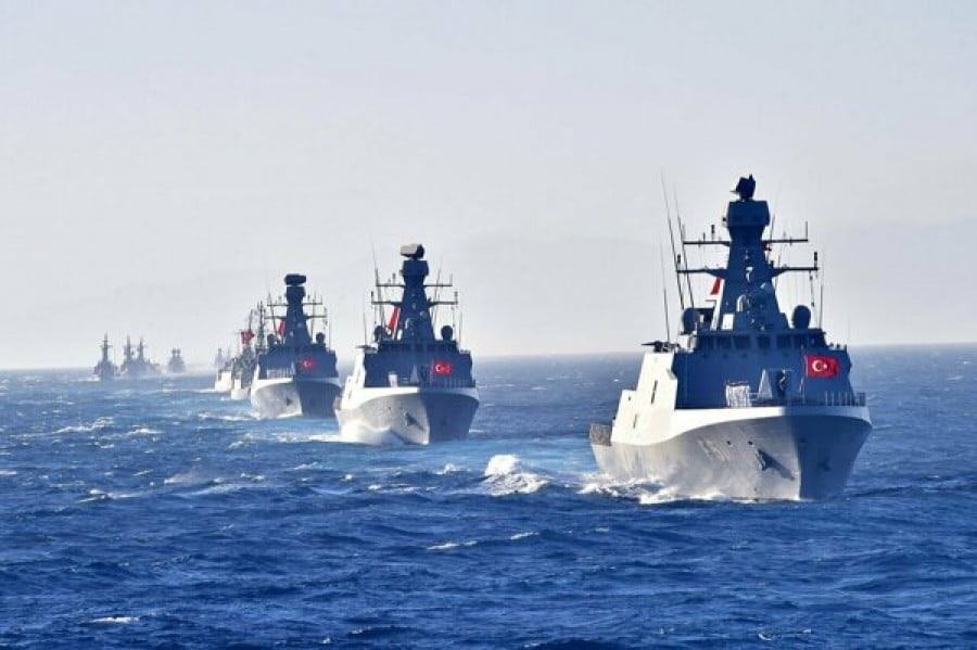 «Διπλωματία των φρεγατών» από την Τουρκία – Με 17 μαχητικά αεροσκάφη και 8 πολεμικά πλοία στη Λιβύη