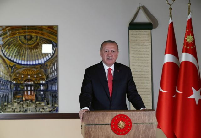 “Πλήρης στροφή της Τουρκίας σε ισλαμισμό που εξαφανίζει ό,τι δεν συνάδει…”