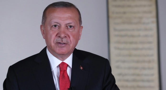 Ερντογάν: Πόθος του είναι η Τουρκία «να κυβερνήσει τον κόσμο και να γράψει ιστορία» – Τι αποκαλύπτουν οι συνεργάτες του