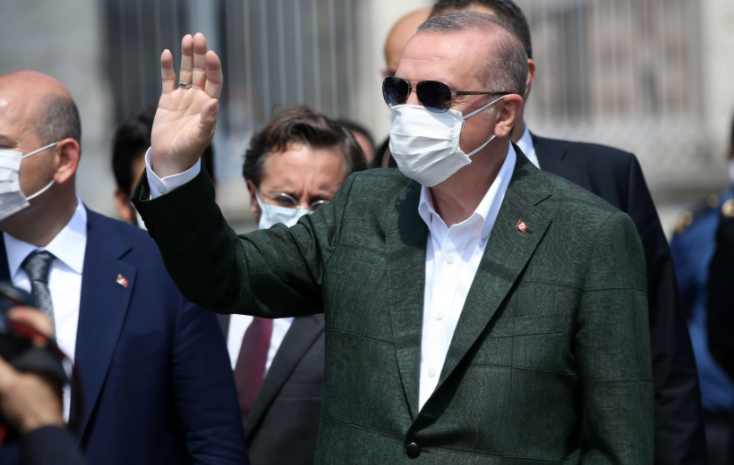 Ζητά διάλογο, αλλά απειλεί ο Ερντογάν: Θέλουμε δίκαιες προτάσεις, διαφορετικά δε θα αποφύγουμε κανέναν αγώνα