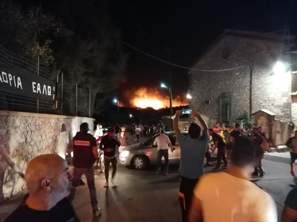 Καίγονται Μόρια, Άντισσα, Βατούσσα – Να ελεγχθεί αν πρόκειται για επιχείρηση της Τουρκίας με σκοπό την αποσταθεροποίηση της Λέσβου και της Ελλάδας
