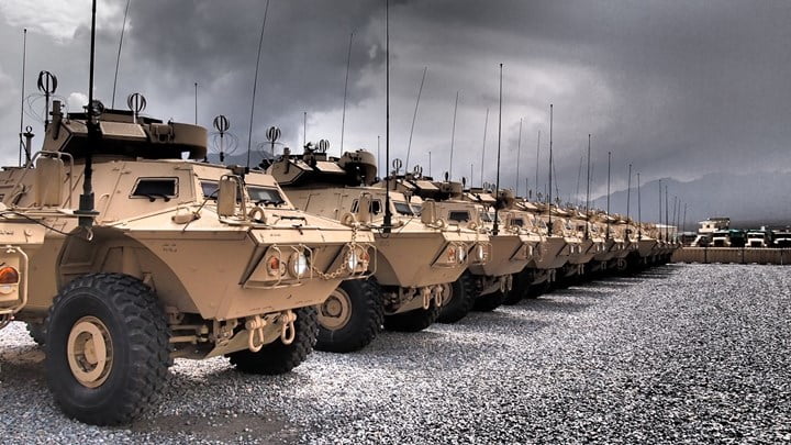 Ο Στρατός παραλαμβάνει τον Δεκέμβριο τα πρώτα 80 θωρακισμένα Μ1117