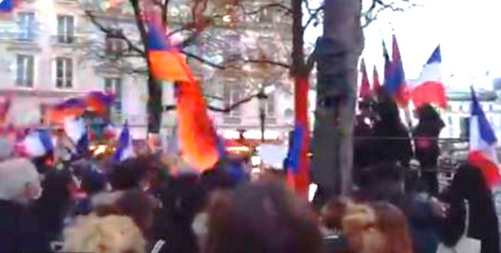 Γαλλία: Τεράστια διαδήλωση στο Παρίσι μπροστά από την Εθνοσυνέλευση για να απαιτηθεί η αναγνώριση της Δημοκρατίας του Αρτσάχ