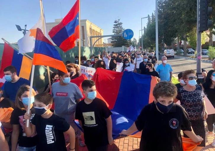 «Κύπρος – Πόντος – Αρμενία, Όχι άλλη Γενοκτονία», βροντοφώναξαν χθες στη διαδήλωση Λευκωσία