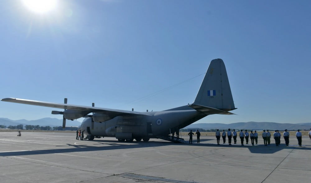 Ξεκινούν οι αεροδιακομιδές με C-130 – Τρεις ασθενείς με κορωνοϊό μεταφέρονται από τη Δράμα στην Αθήνα