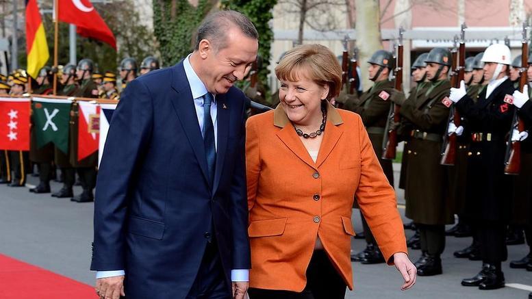 Γιατί η Γερμανία προστατεύει την Τουρκία: Η «διπλωματία της ομηρίας» & πόσο «τίμια διαμεσολαβητής» είναι η Μέρκελ;