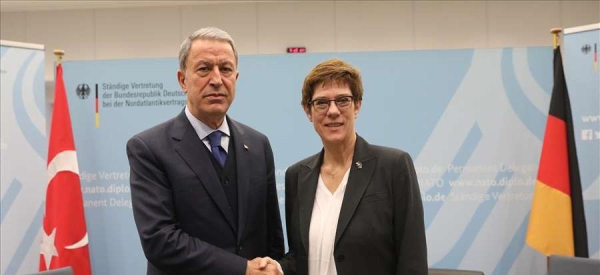 Ο Τούρκος υπουργός Άμυνας μεταβαίνει στη Γερμανία