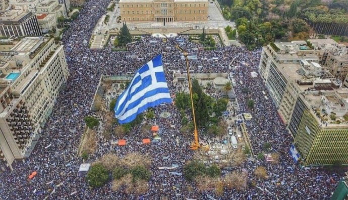 Οι εθνομηδενιστικές ελίτ με αβυσσαλέο μίσος βήμα βήμα καταστρέφουν το ελληνικό έθνος
