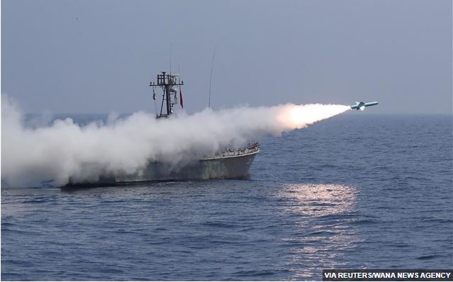 Ιράν: Στρατιωτικές ασκήσεις με βολές πυραύλων σε θαλάσσιους στόχους