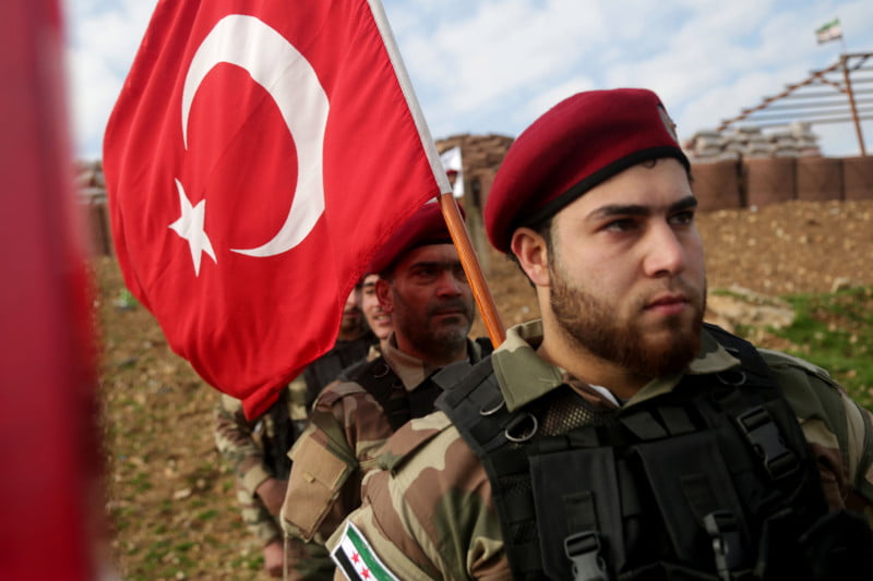Τούρκοι χορηγοί κρατούν ζωντανό το “Ισλαμικό Κράτος” (ISIS)