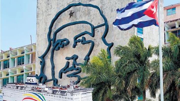 Έπεσε ένα από τα τελευταία “κάστρα” του σοσιαλισμού: Ανοίγει την οικονομία της η Κούβα