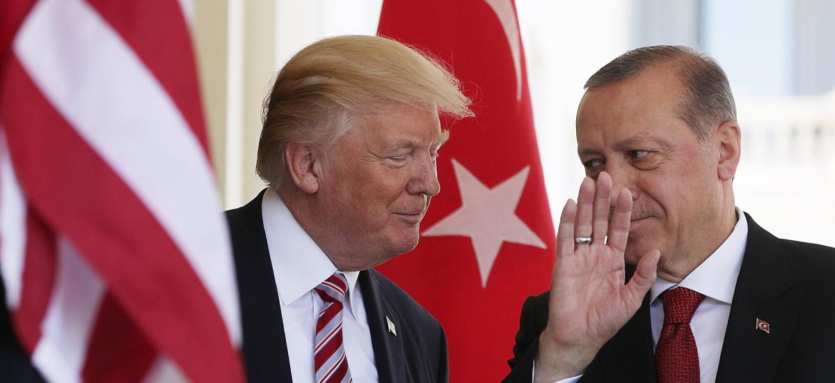 Μπόλτον: «Ο Τραμπ ίσως ενεπλάκη στην υπόθεση Halkbank για να ζητήσει από τον Ερντογάν χάρη στο μέλλον»