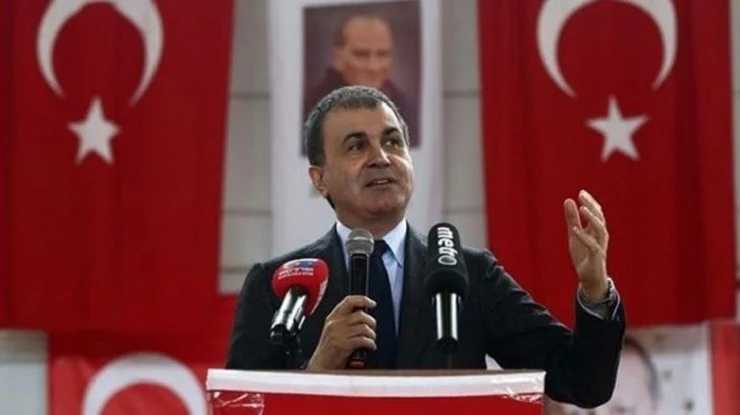 Αντίδραση Τσελίκ στις δηλώσεις Μακρόν: «Βγήκε εκτός γραμμής» – «Απαράδεκτο να στοχοποιεί την Τουρκία»