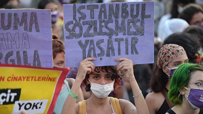 27 γυναίκες δολοφονήθηκαν στην Τουρκία μετά την αποχώρηση από τη “Σύμβαση της Κωνσταντινούπολης”