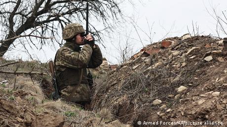 DW: Η Ουκρανία ζητά στρατιωτική βοήθεια απέναντι στη Ρωσία