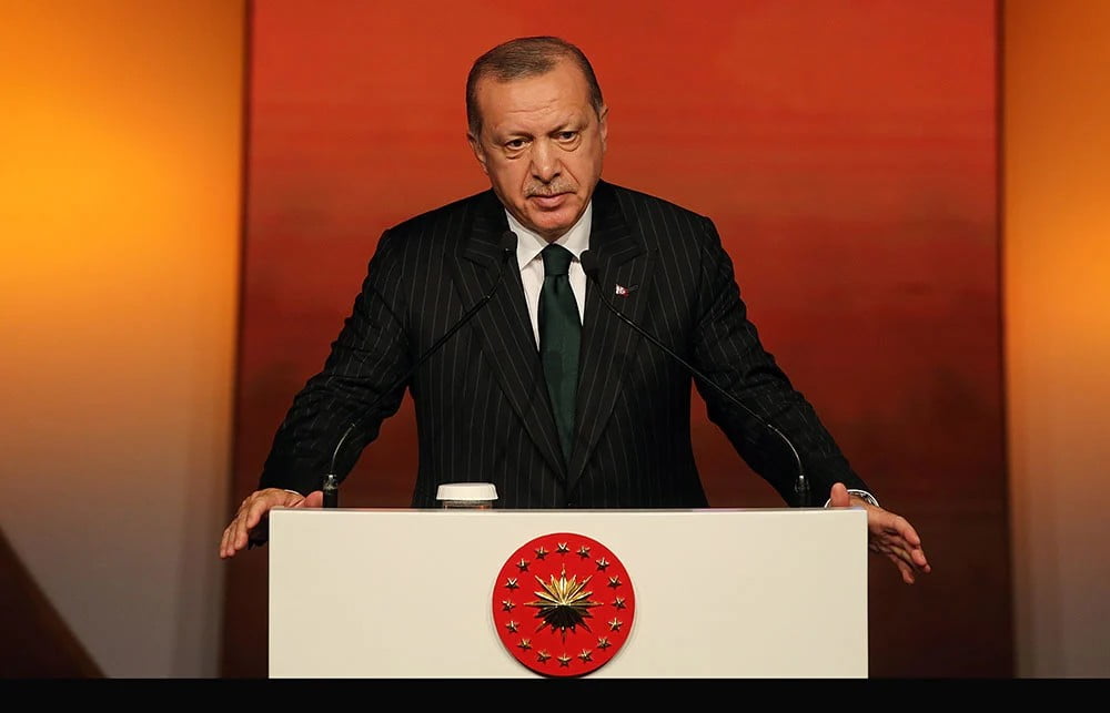 Άρχισε το ξήλωμα της τουρκικής κυβέρνησης ο Ερντογάν – Παίρνει κεφάλια μετά το Ραμαζάνι