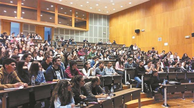 Πανεπιστήμια : Γιατί «κόβονται» οι καθηγητές του εξωτερικού από τα εγχώρια ΑΕΙ – Τι καταγγέλλουν υποψήφιοι