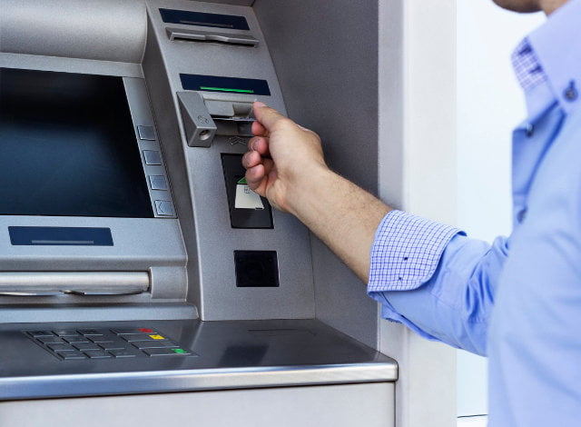 Προσοχή! Άμα δείτε αυτό πάνω στο ATM φύγετε μακριά – Μπορούν να σας «αδειάσουν» τους λογαριασμούς
