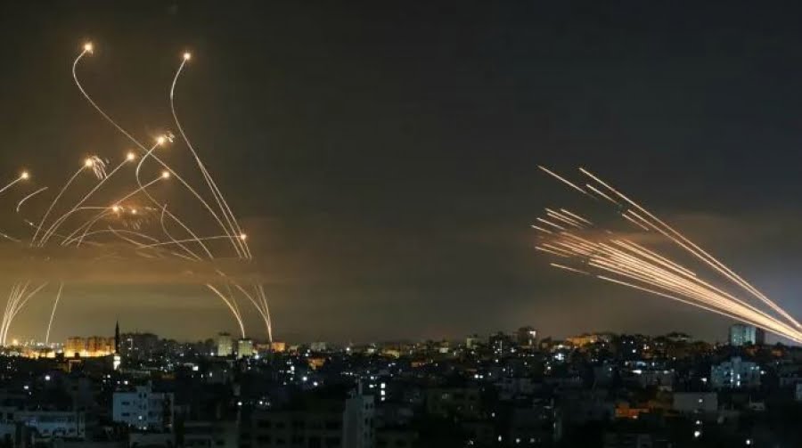 Iron Dome: Το ισραηλινό υπερόπλο που αναχαιτίζει τους πυραύλους της Χαμάς