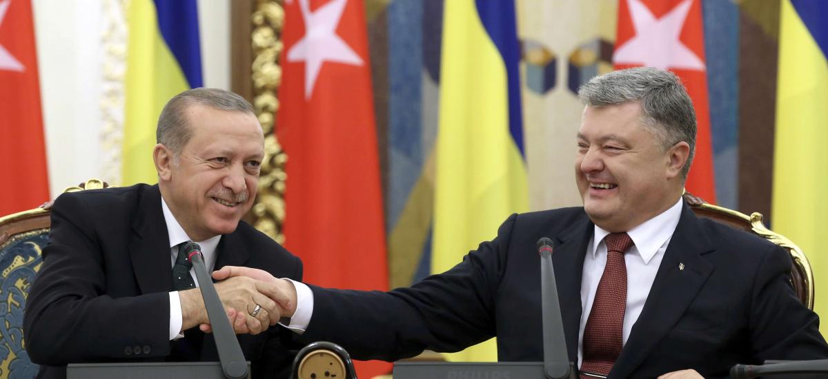 Πώς εξηγούνται οι ολοένα και πιο στενές σχέσεις της Τουρκίας με την Ουκρανία